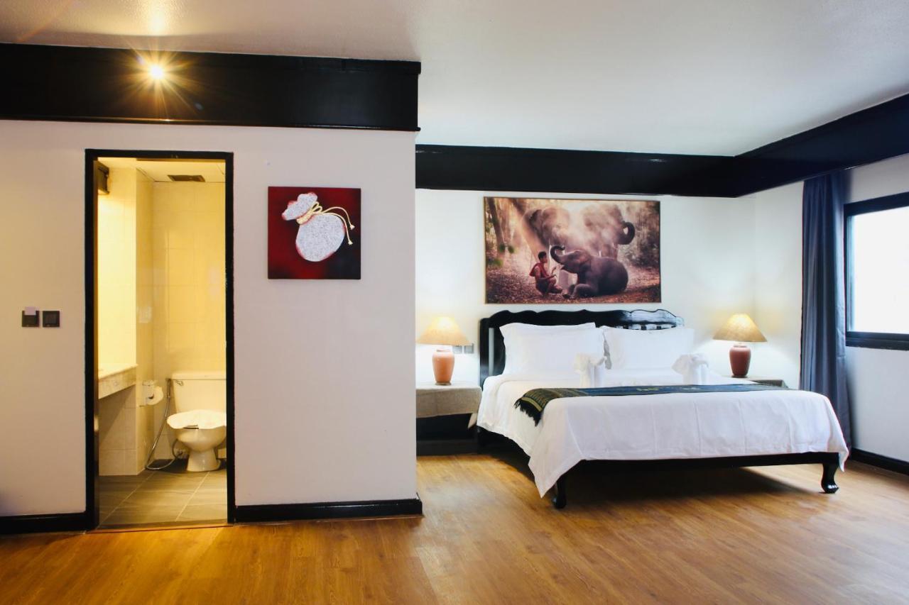 Thapaeplacehotel Chiang Mai Luaran gambar