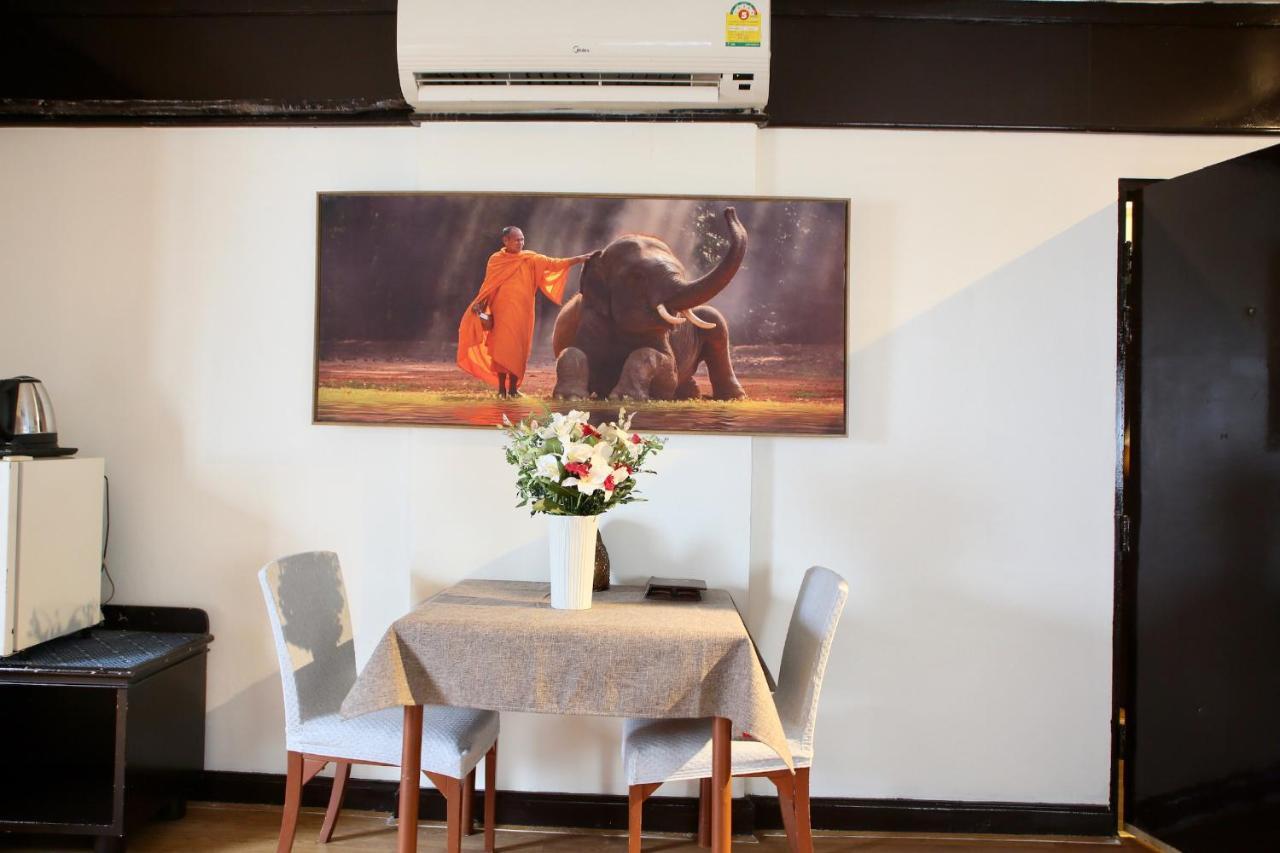 Thapaeplacehotel Chiang Mai Luaran gambar